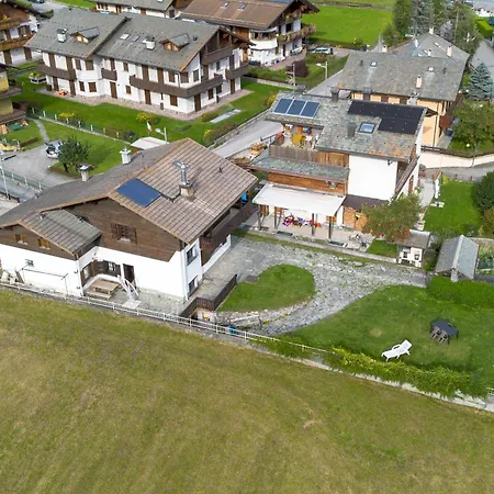 Casa Cesi 2, Luminoso Bilocale Con Giardino شقة بورمْيو