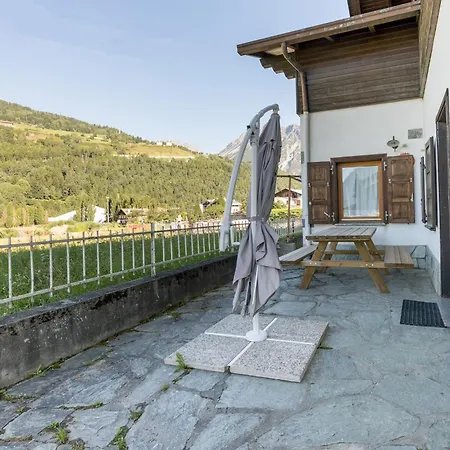 Casa Cesi 2, Luminoso Bilocale Con Giardino بورمْيو